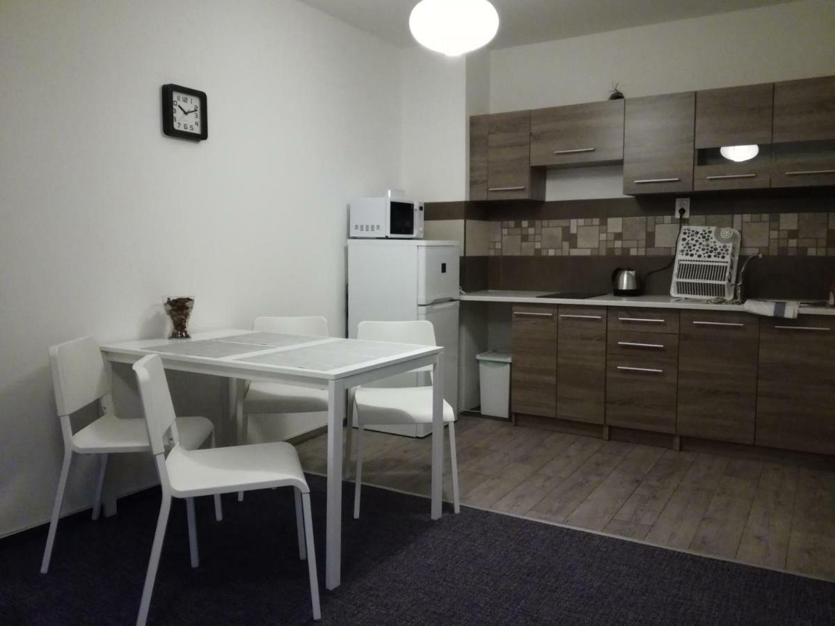 Apartman Prefa Benesov nad Ploucnici Εξωτερικό φωτογραφία